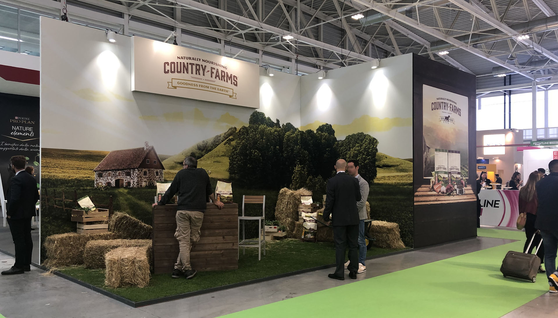 lancio prodotto petfood naturale country farms e materiali di comunicazione da ATC