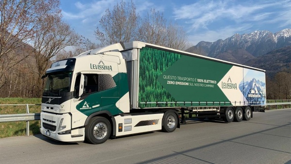 L'e-truck 100% elettrico di Levissima, realizzato con la creatività di ATC