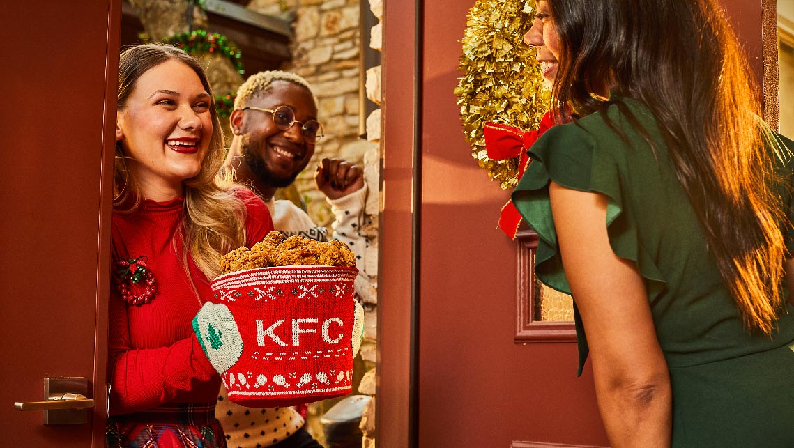 Il bucket di KFC in versione natalizia