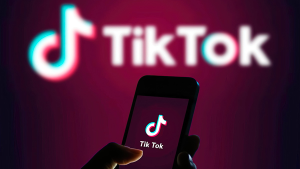 La popolarità di TikTok rappresenta un mezzo utile anche per le aziende